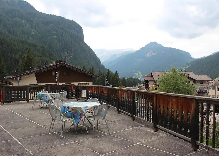 Hotel Garni Hirsch Canazei